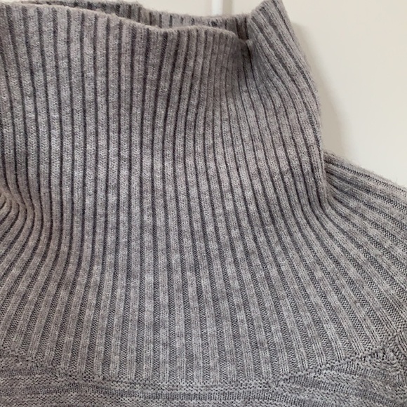 GREY TURTLE NECK WOMEN SWEATER SIZE L - Picture 6 of 10